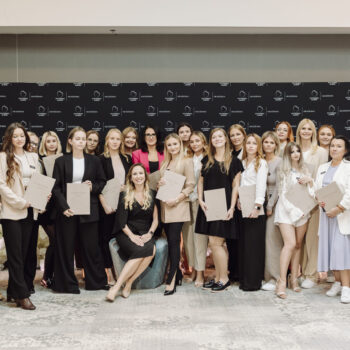 Akademia Wytwornia Slubow 413