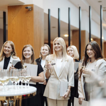 Akademia Wytwornia Slubow 420